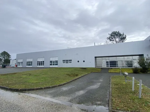 Local industriel 500 m²