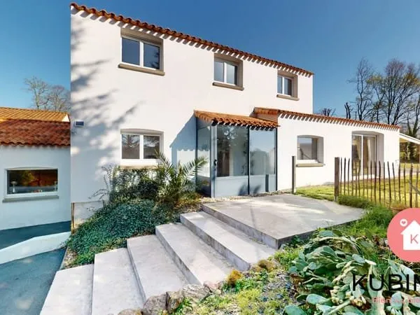 Maison familiale avec piscine - 5 chambres - 189 m² - Poi