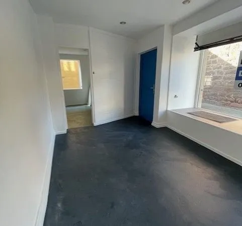 Bureau et espace de travail Location Mutzig 3p 38m² 77000€