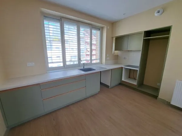 Superbe T3 de 80m² entièrement refait à neuf en 2025 (jamais habité) avec isolation thermique et pho