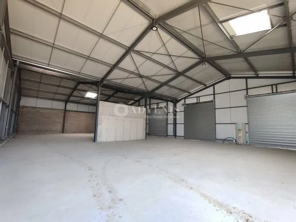Entrepôt 540 m²