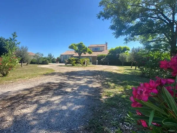 Maison style provençal, 135 m² , 3 chambres, parc de 5223 m²