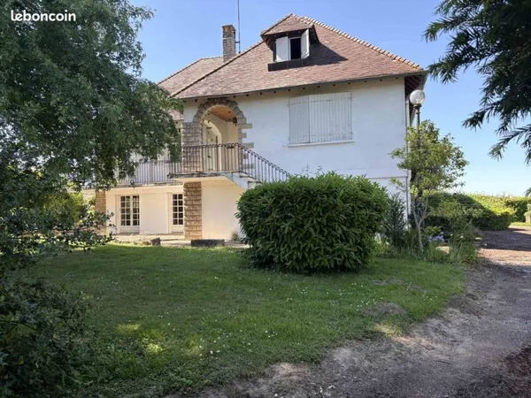 Villa 9 pièces 240 m²