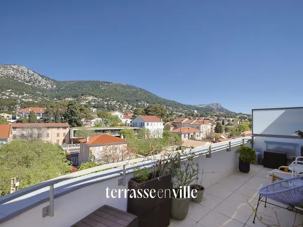 Dernier étage d'exception avec grande terrasse et vue dégagé