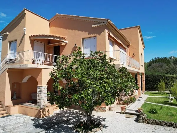 Maison de caractère Brignoles 8 pièces 216 m2