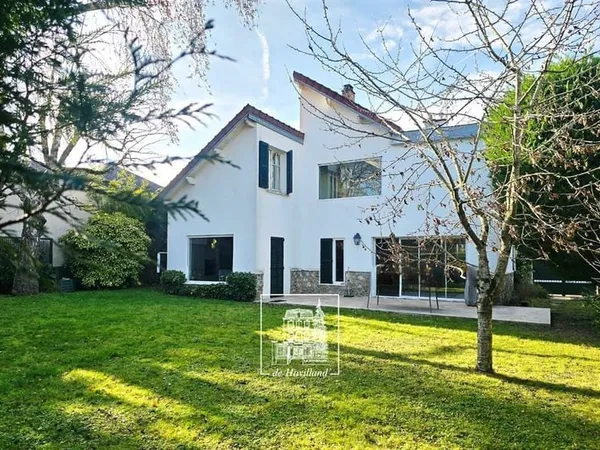 Maison Location La Celle-Saint-Cloud 7p 145m² 3500€