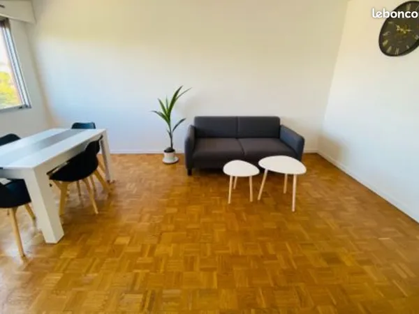 Colocation féminine 5 minutes du centre ville, 390 charges comprises