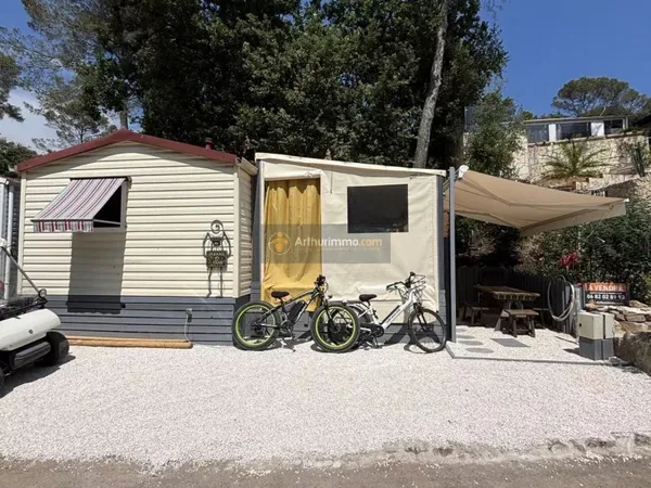 Terrain 242 m²