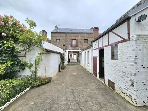 Maison 15 pièces 245 m²