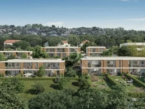 Appartement 3 pièces avec deux balcons et toi terrasse - Corniche Fleurie