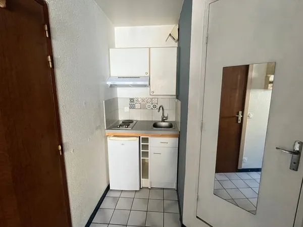 Studio 1 pièce 14 m²