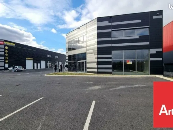 BUREAUX 407 m² POITIERS
