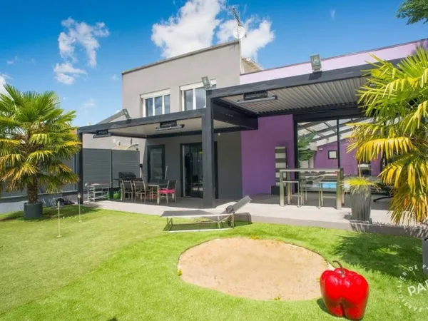 Maison 6 pièces 390 m²