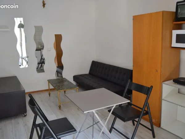 Studio meublé proche Paul Riquet avec cour de 50 m²