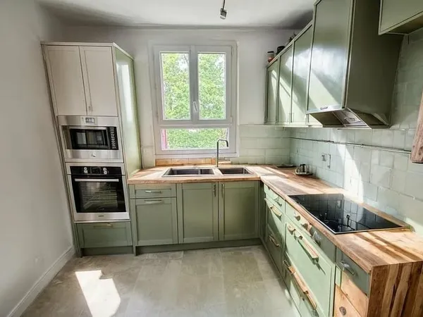 Charme et confort : Appartement F4 à Vendre avec Double Sal