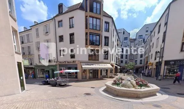 Local commercial 126 m²