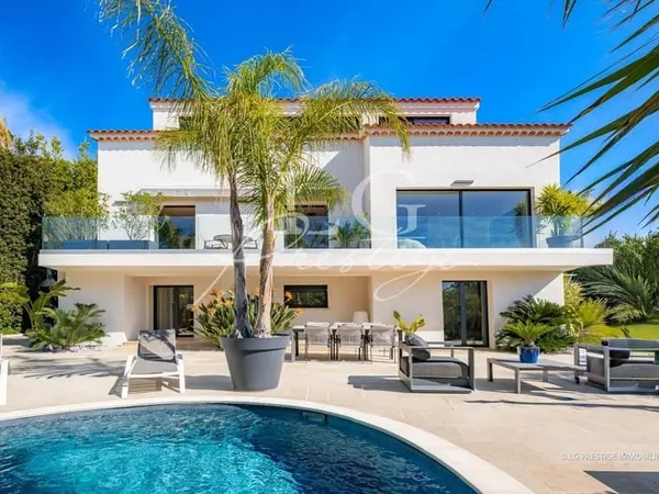 SPLENDIDE VILLA CONTEMPORAINE