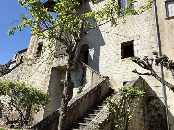 Maison 8 pièces 230 m²