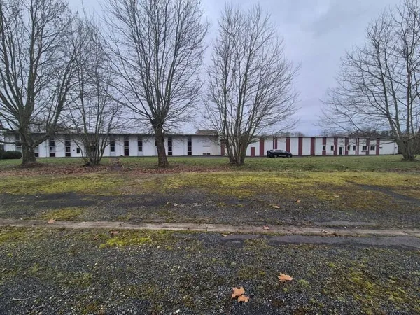 Entrepôt 6485 m²