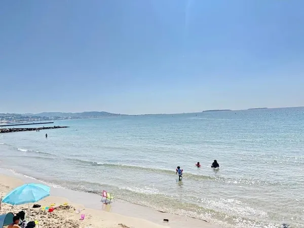 2 appartements face mer, 158 m², terrasses & 3 parkings - Cannes Plage du Midi