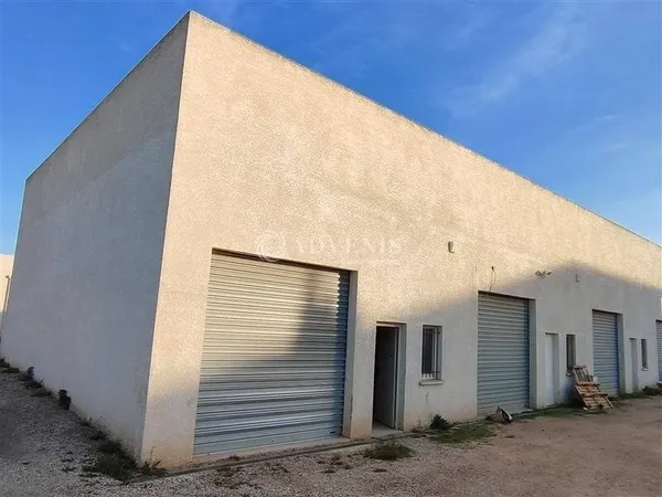 Local d'activité 215 m²