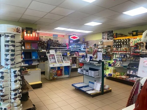 Commerce 2 pièces 108 m²