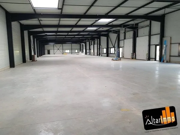 Local d'activité 1398 m²