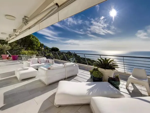 Eze, Superbe appartement, vaste terrasse, vue panoramique mer