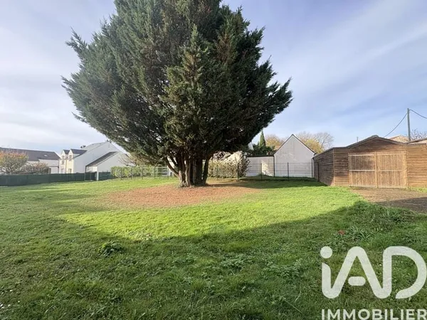 Terrain 826 m²