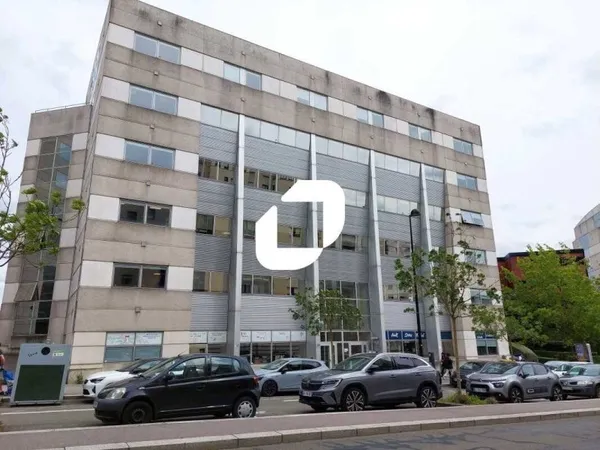 Bureaux 594 m²