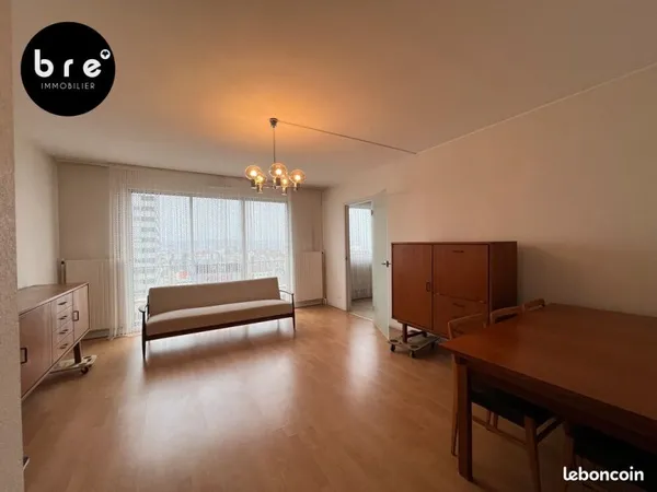 Appartement traversant de 91 m² - 3 chambres - Dernier étage - Parking et Cave - Proche Nancy / Char