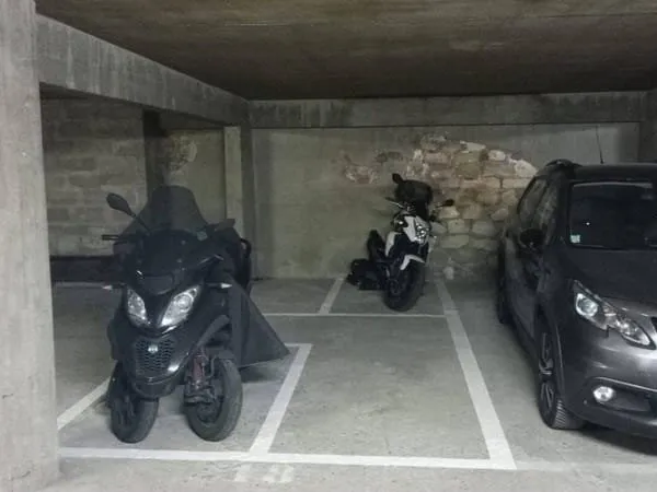 Parking 14 m²