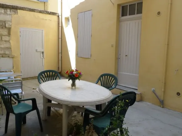 AVIGNON INTRA MUROS - IMMEUBLE 4 STUDETTES