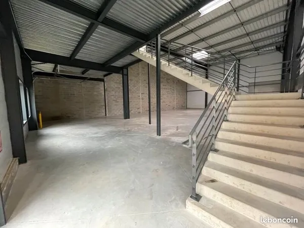 Local d'activité 3 602 m²