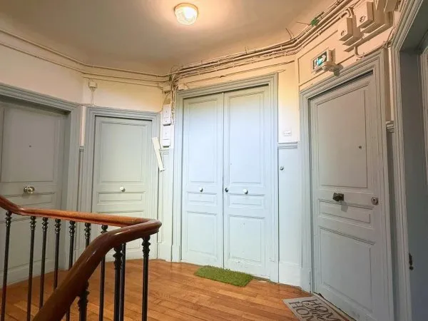 Appartement 1 pièce 9 m²
