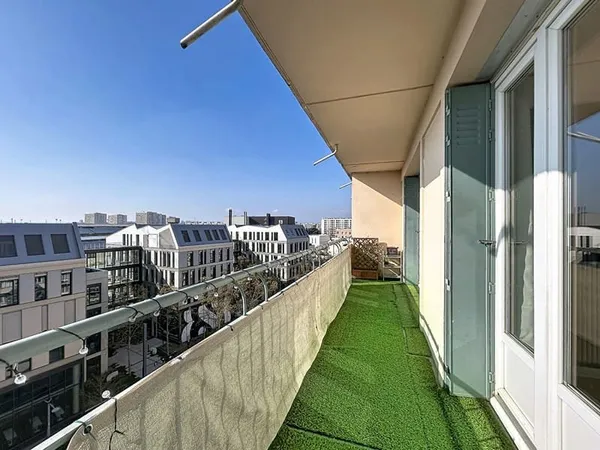BEAUVISAGE - T3 meublé de 80m² avec balcon et box - LYON 08 GRANGE-ROUGE