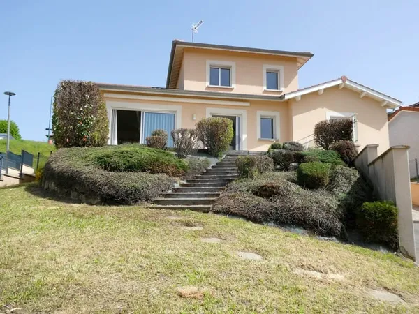 Très belle villa, prestations de qualité, à proximité tous c