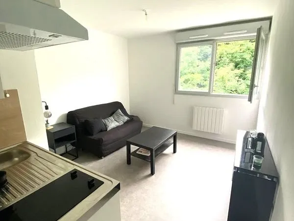 Studio sécurisé parfait état Lyon Caluire proche DOUA, INSA, LYON 1. Idéal étudiant