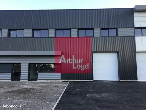 LOCAL D'ACTIVITE 383 m² CLERMONT FERRAND