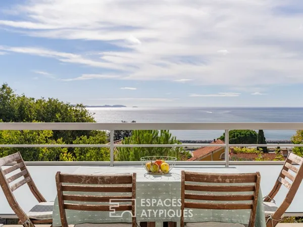 Appartement avec terrasse face à la mer