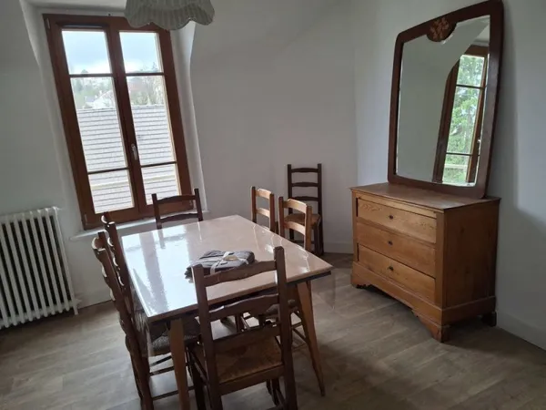 Maison lumineuse dans un quartier calme et verdoyant