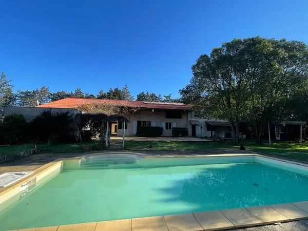 Maison 5 pièces 220 m²