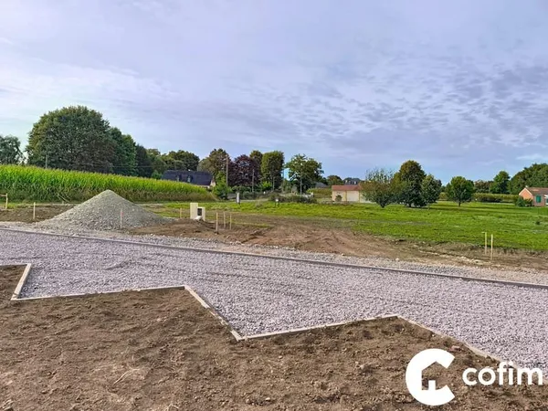 TERRAIN DANS CHARMANT VILLAGE