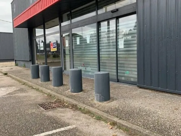Local commercial 1100 m²