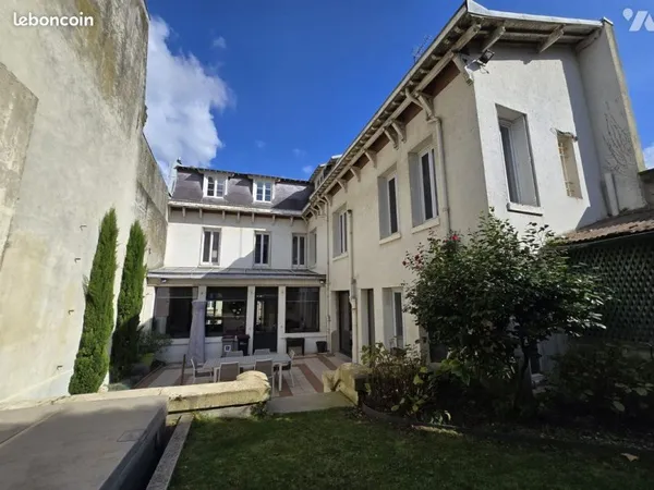 Maison 6 pièces 250 m²