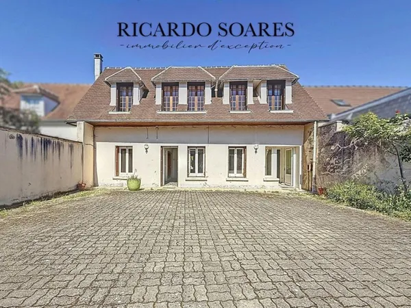 COMPIEGNE 60200 - MAISON FAMILIALE 257m2 / 6 CHAMBRES / 3 STUDIOS (location possible) / TERRAIN 894m