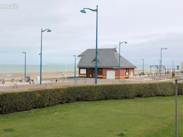 Villers Sur Mer Beau studio en front de mer de 23 m2 avec balcon