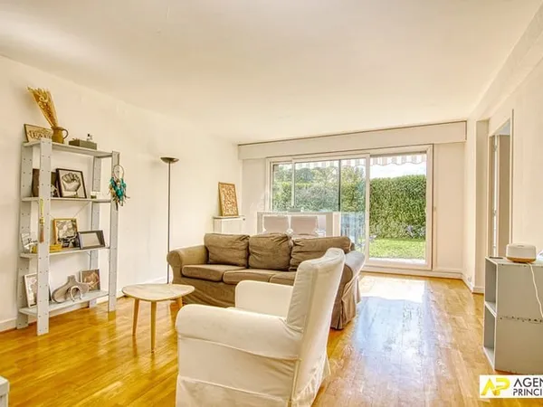 Versailles Clagny Labruyère - Appartement 4 pièces 89 M² rez de-jardin avec cave et place de parking