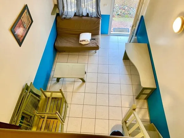 STUDIO AVEC MEZZANINE
