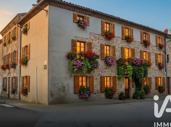 Maison avec appartements 248 m²